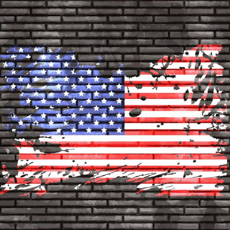 在砖墙上的美国国旗