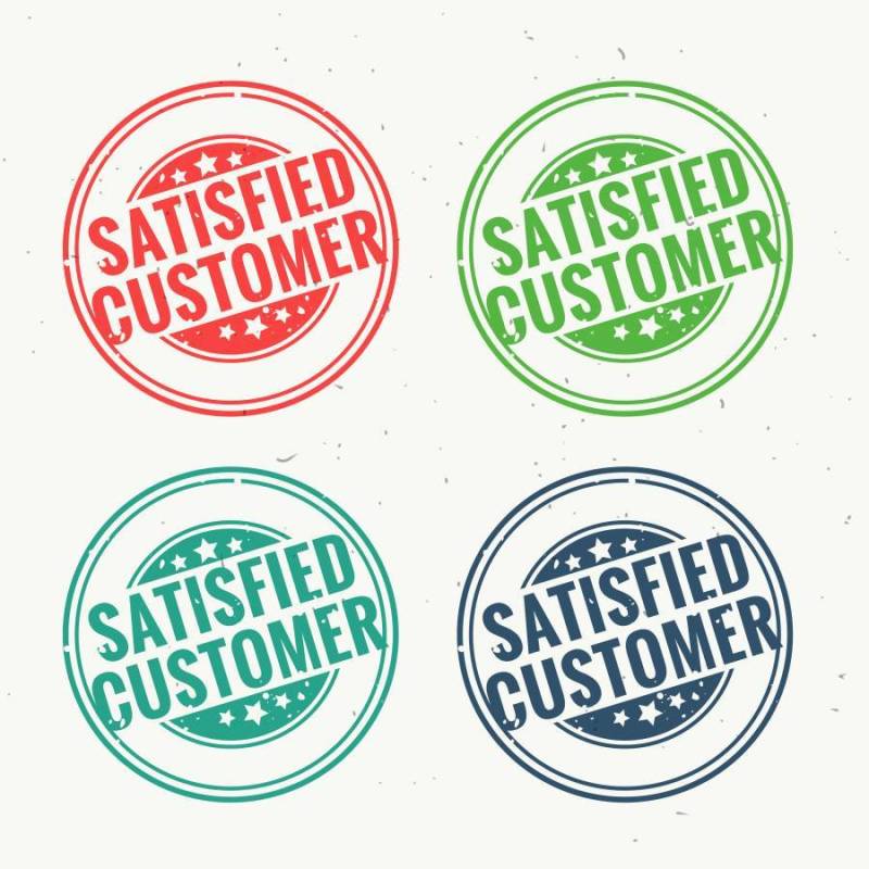 满意的客户橡皮戳设置在四个不同的颜色
