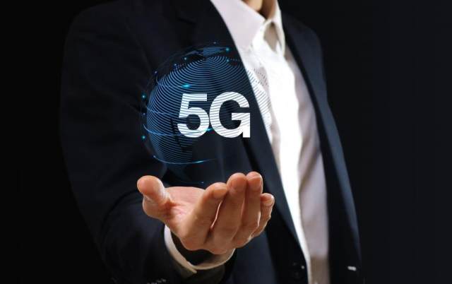 8款未来科技感地球5G时代海报PSD分层设计素材 8款未来科技感地球5G时代海报PSD分层设计素材