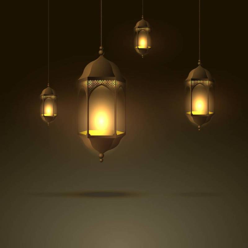 美丽的灯挂在发光的火焰