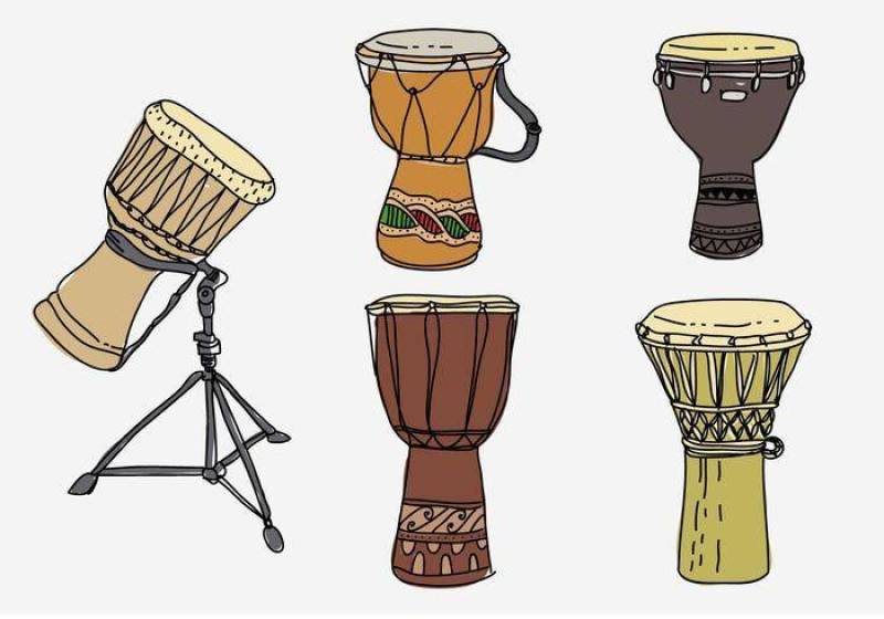 传统的非洲鼓手绘制的矢量图