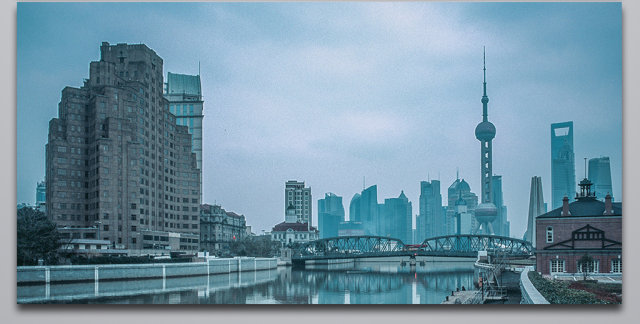 上海东方明珠陆家嘴CBD城市建筑背景图