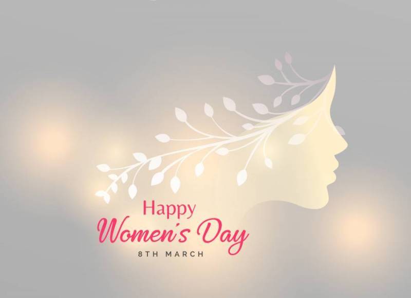 美丽的女性脸与花卉装饰快乐的女人＆＃x27; s d