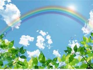 新的绿色，蓝色的天空和彩虹
